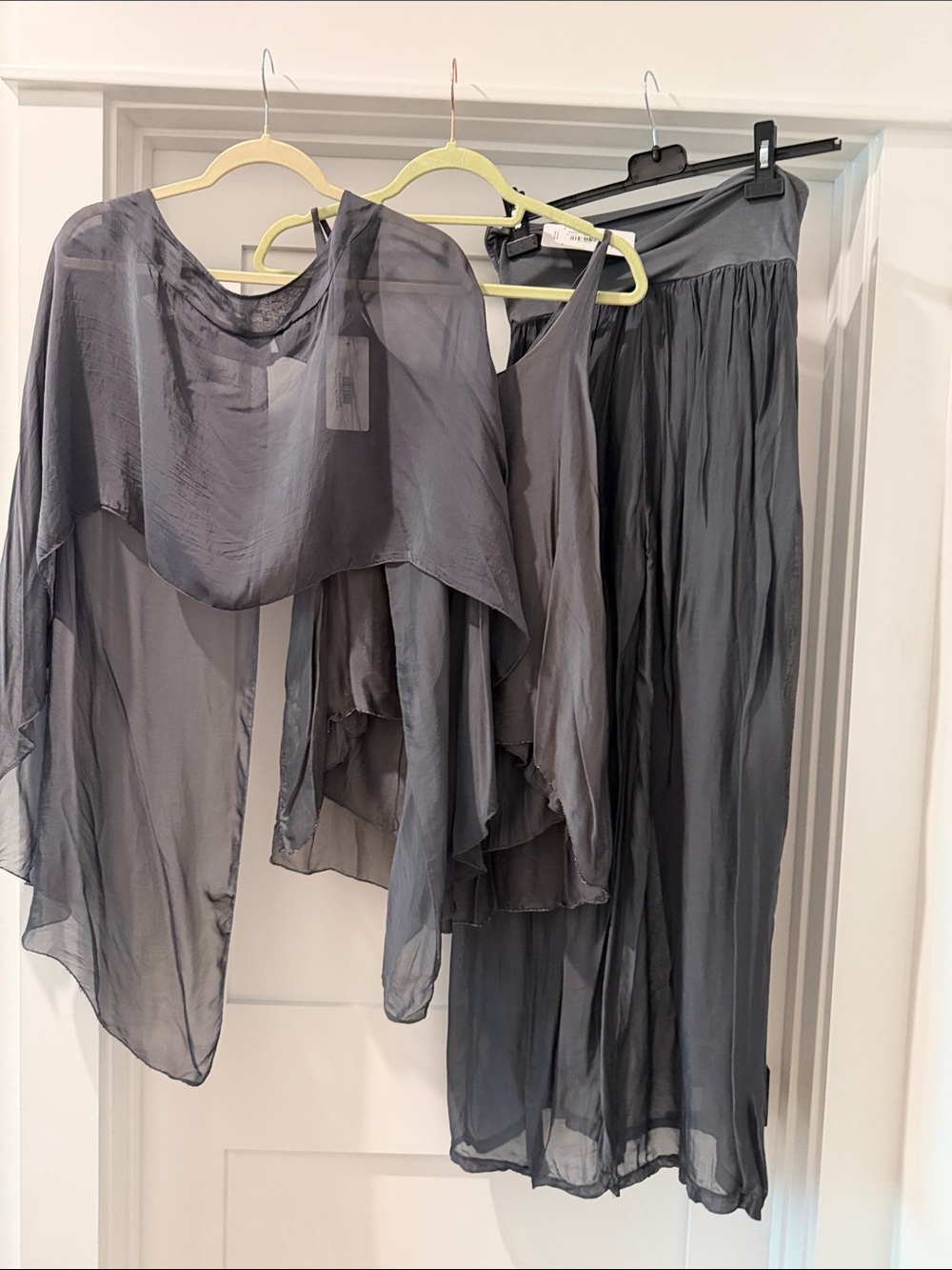 Italy Moda Gray silk set - pants camisole and poncho